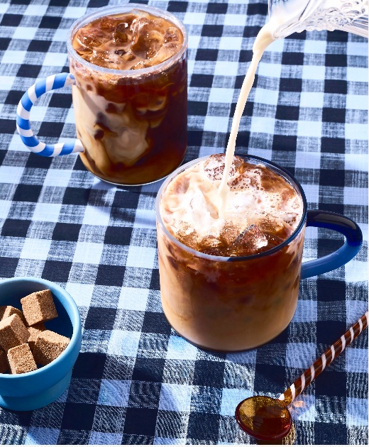 Iced coffee and milk beverage photography by Bruna Branco