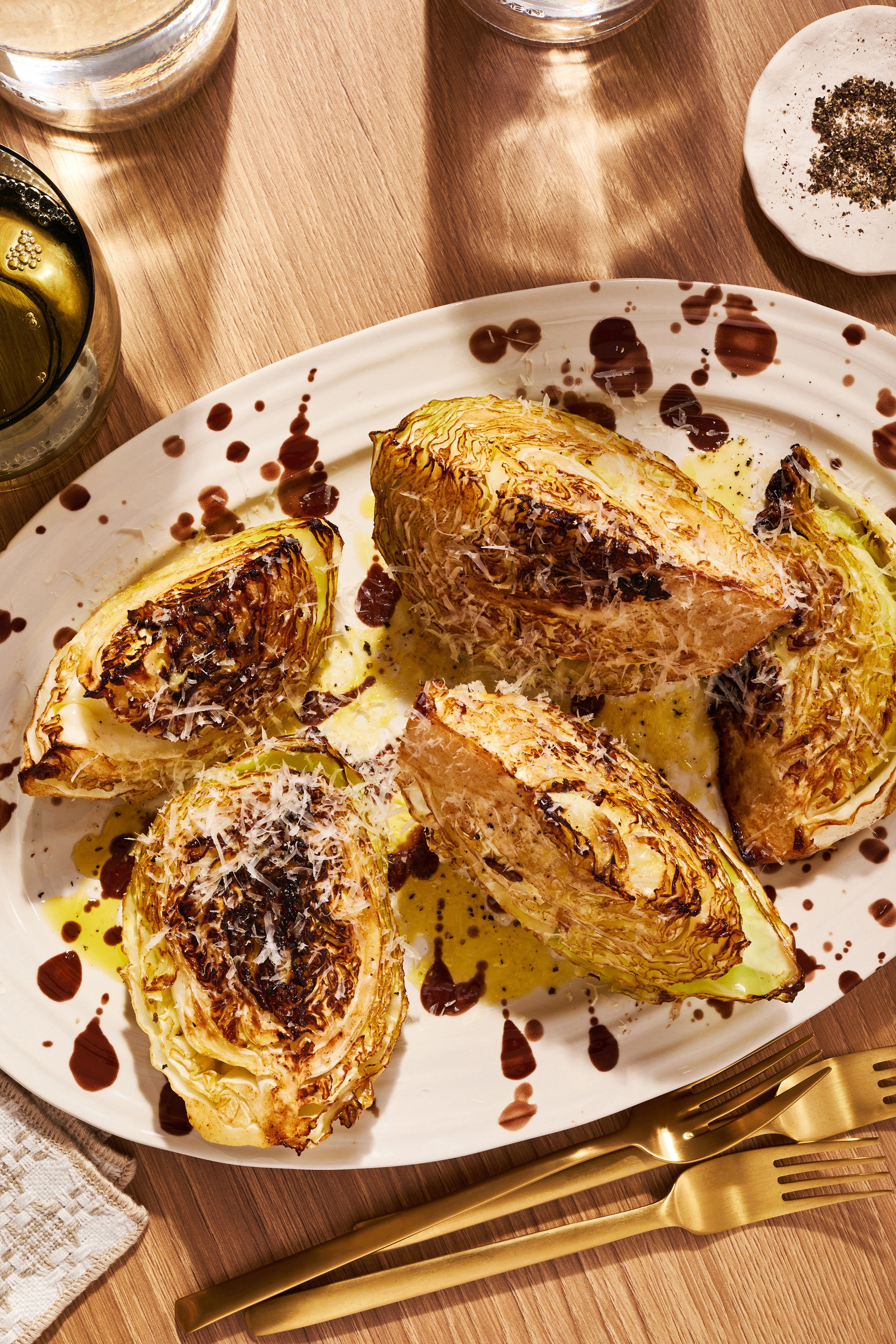 Roasted cabbage culinary photography by Bruna Branco