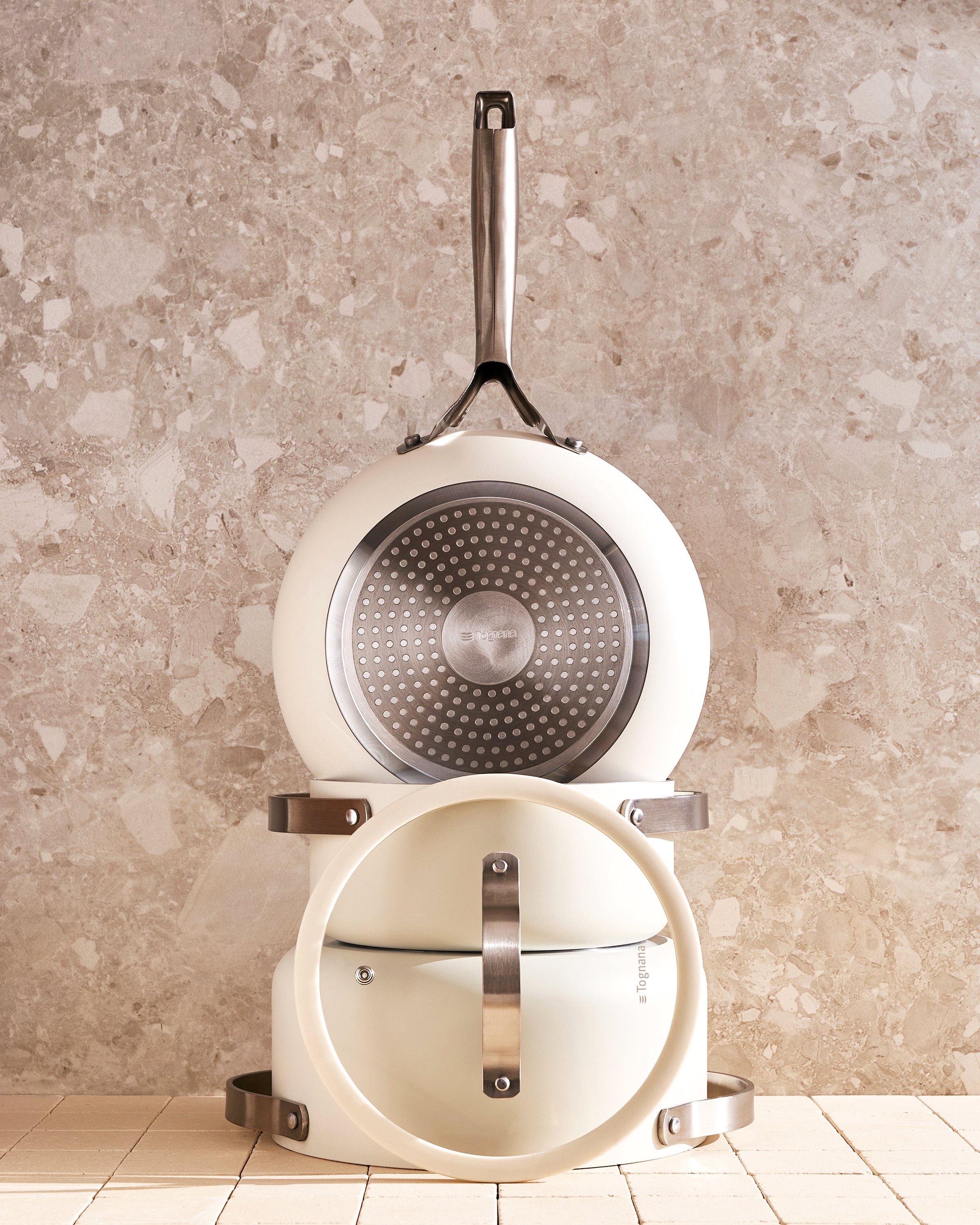 Cookware still life photography by Bruna Branco